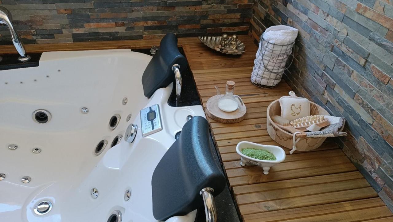aromathérapie et spa en vallée heureuse à Sorede Sorède Exterior foto